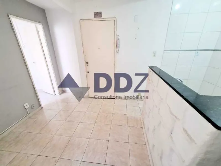 Foto 1 de Apartamento com 1 Quarto à venda, 27m² em Copacabana, Rio de Janeiro