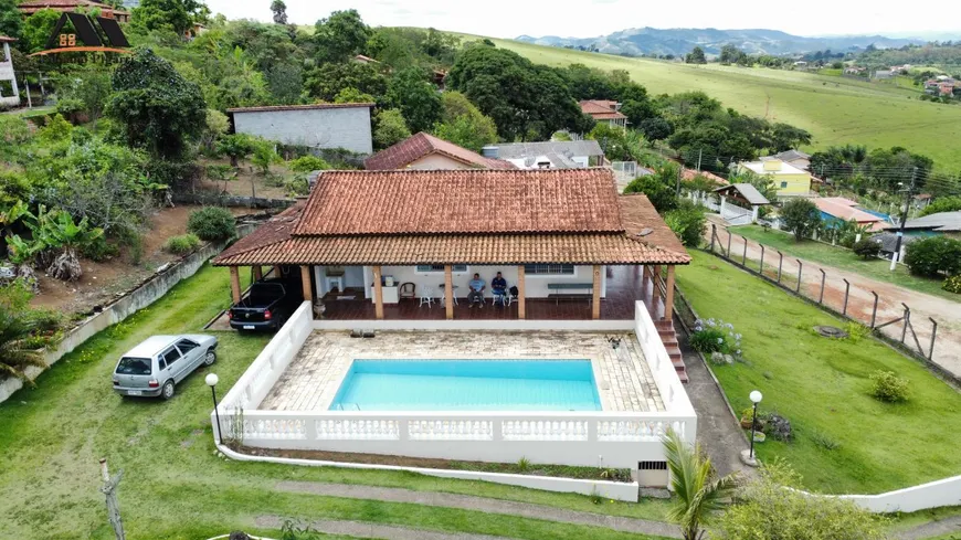 Foto 1 de Fazenda/Sítio com 2 Quartos à venda, 140m² em Centro, Pinhalzinho