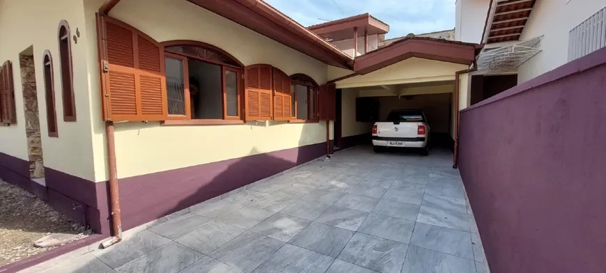 Foto 1 de Casa com 3 Quartos à venda, 150m² em Santa Rita, Brusque
