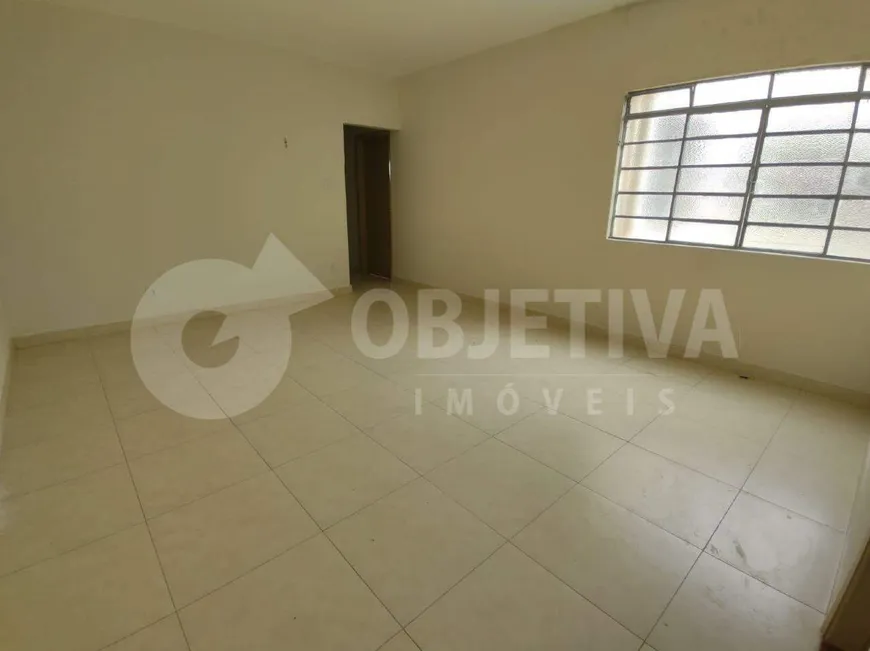 Foto 1 de Apartamento com 3 Quartos para alugar, 100m² em Centro, Uberlândia