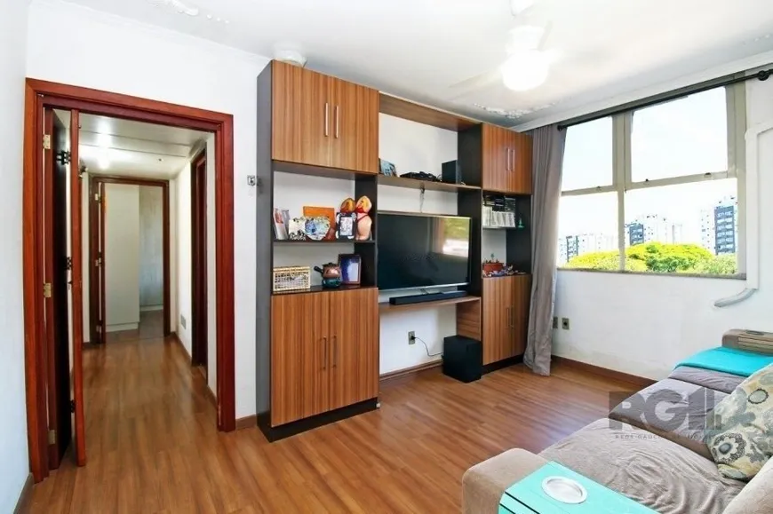 Foto 1 de Apartamento com 3 Quartos à venda, 77m² em Boa Vista, Porto Alegre