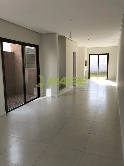 Foto 1 de Sobrado com 3 Quartos à venda, 116m² em Laranjal, Pelotas