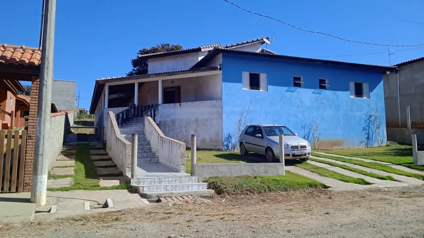 Foto 1 de Casa com 4 Quartos à venda, 190m² em Residencial Fazenda Victória, Porangaba