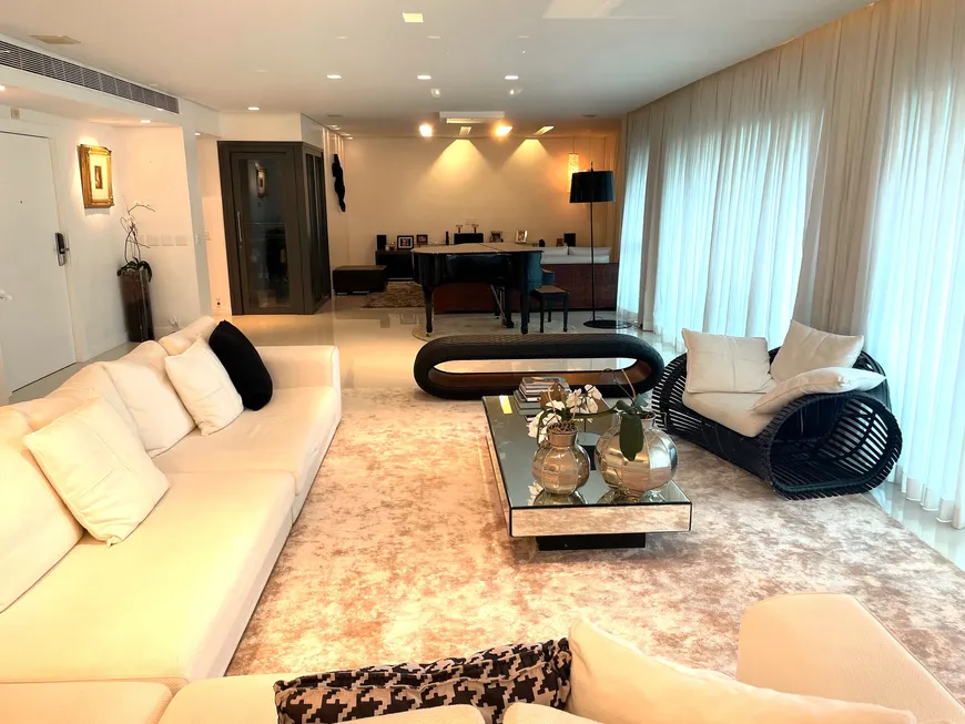 Foto 1 de Apartamento com 4 Quartos à venda, 403m² em Barra da Tijuca, Rio de Janeiro