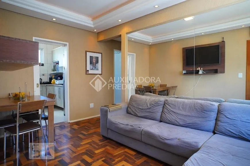 Foto 1 de Apartamento com 3 Quartos à venda, 63m² em Jardim Itú Sabará, Porto Alegre