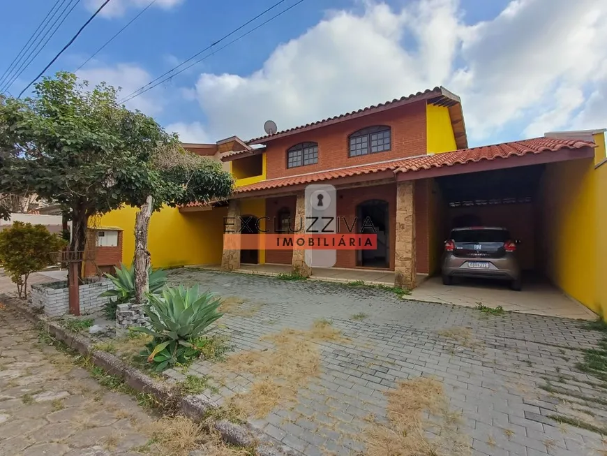 Foto 1 de Casa de Condomínio com 4 Quartos para venda ou aluguel, 200m² em Parque das Flores, Taubaté