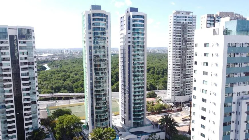 Foto 1 de Apartamento com 4 Quartos para venda ou aluguel, 136m² em Boa Viagem, Recife