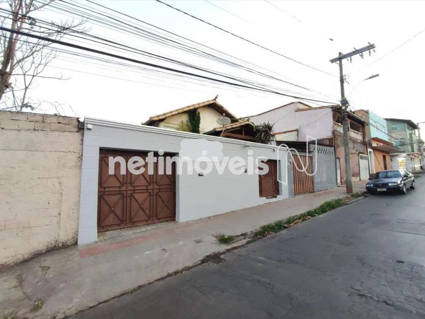 Foto 1 de Casa com 2 Quartos à venda, 360m² em Santa Cruz, Belo Horizonte