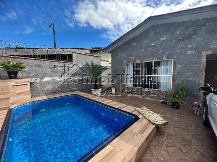 Foto 1 de Casa com 2 Quartos à venda, 250m² em Balneário Maracanã, Praia Grande