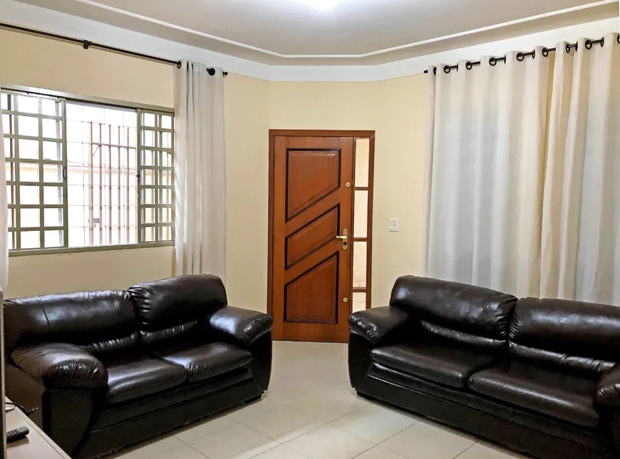 Foto 1 de Casa com 3 Quartos à venda, 163m² em Jardim Alvorada, Maringá