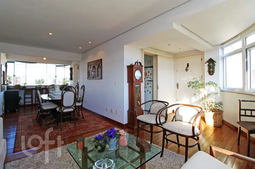 Foto 1 de Apartamento com 3 Quartos à venda, 105m² em Jardim Botânico, Porto Alegre