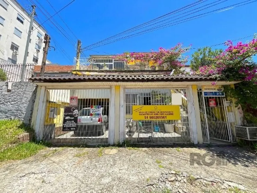 Foto 1 de Casa com 2 Quartos à venda, 140m² em Jardim Itú Sabará, Porto Alegre