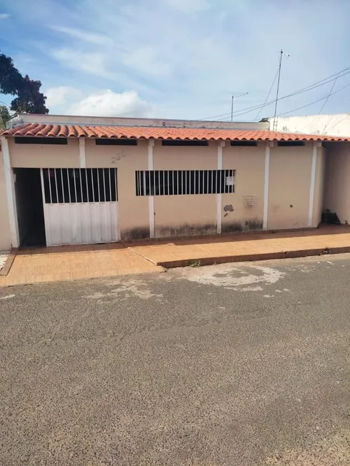 Foto 1 de Casa com 3 Quartos à venda, 250m² em São Jorge, Uberlândia