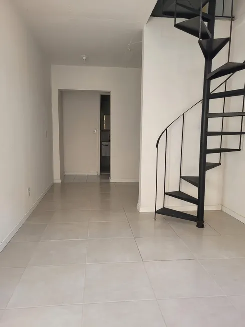 Foto 1 de Casa com 2 Quartos à venda, 36m² em Guarujá, Porto Alegre