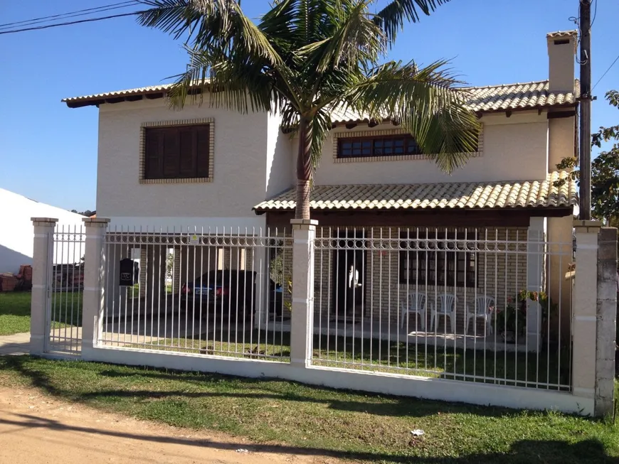 Foto 1 de Casa com 2 Quartos à venda, 238m² em Fiuza, Viamão