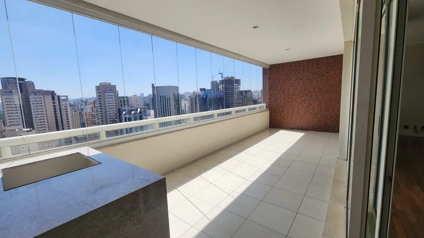 Foto 1 de Apartamento com 3 Quartos para alugar, 152m² em Itaim Bibi, São Paulo