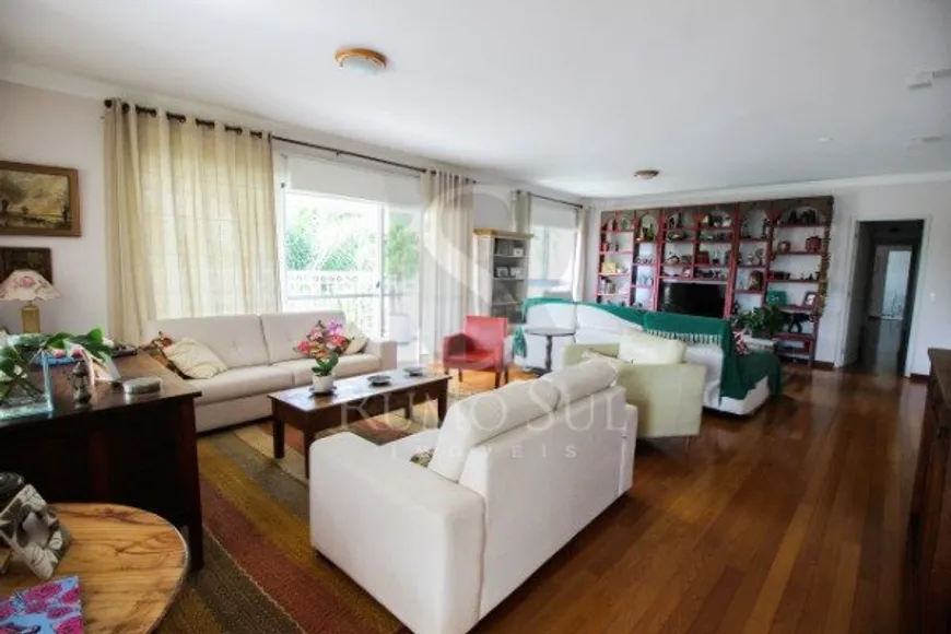 Foto 1 de Apartamento com 4 Quartos para alugar, 246m² em Jardim Marajoara, São Paulo