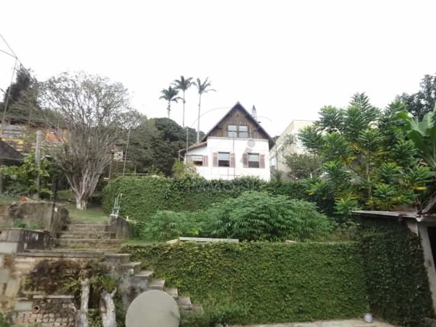 Foto 1 de Casa com 5 Quartos à venda, 400m² em Nogueira, Petrópolis