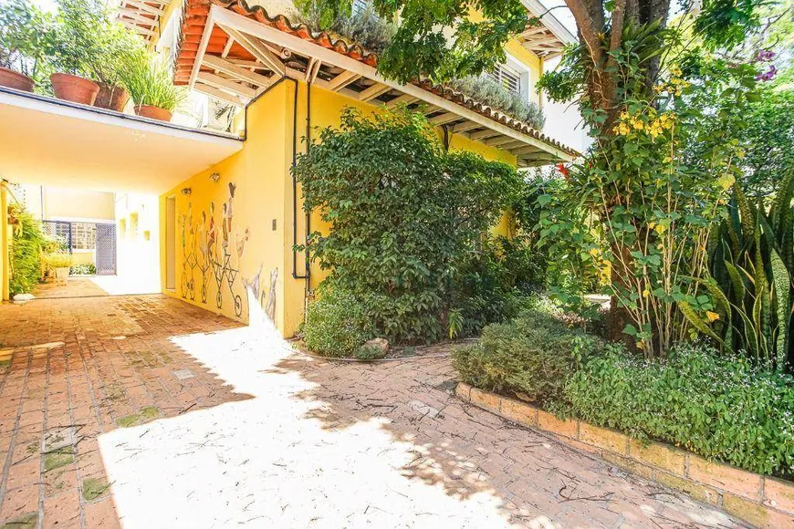 Foto 1 de Casa com 4 Quartos para venda ou aluguel, 300m² em Jardim Paulistano, São Paulo
