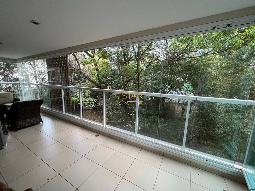 Foto 1 de Apartamento com 4 Quartos à venda, 241m² em Granja Julieta, São Paulo
