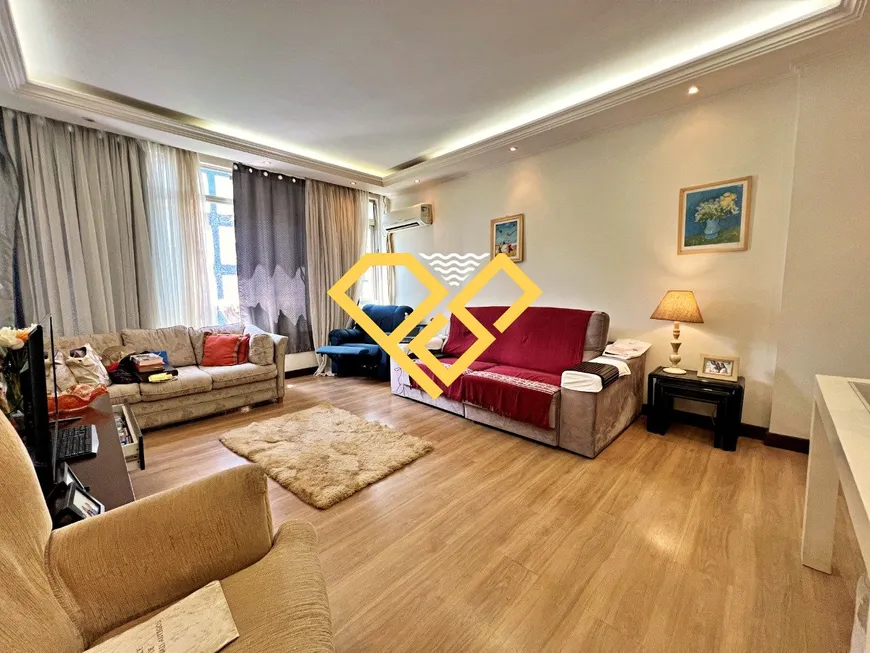 Foto 1 de Apartamento com 3 Quartos à venda, 137m² em Gonzaga, Santos