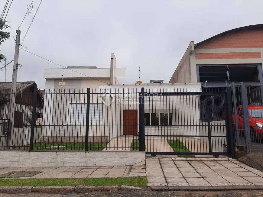 Foto 1 de Casa com 3 Quartos à venda, 155m² em Jardim Itú Sabará, Porto Alegre