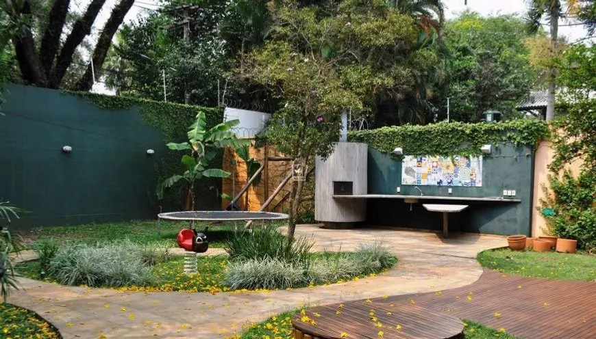 Foto 1 de Sobrado com 4 Quartos à venda, 398m² em Alto de Pinheiros, São Paulo