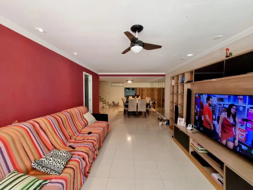 Foto 1 de Casa de Condomínio com 5 Quartos à venda, 300m² em Freguesia- Jacarepaguá, Rio de Janeiro
