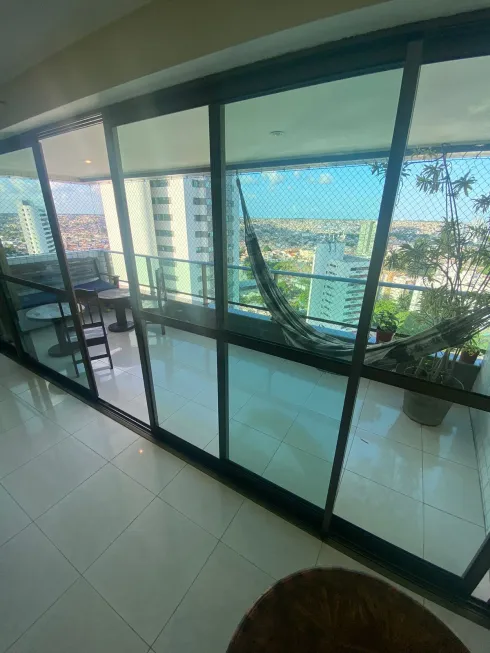 Foto 1 de Apartamento com 4 Quartos à venda, 235m² em Monteiro, Recife