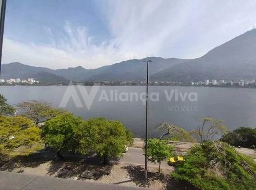 Foto 1 de Apartamento com 3 Quartos à venda, 180m² em Lagoa, Rio de Janeiro