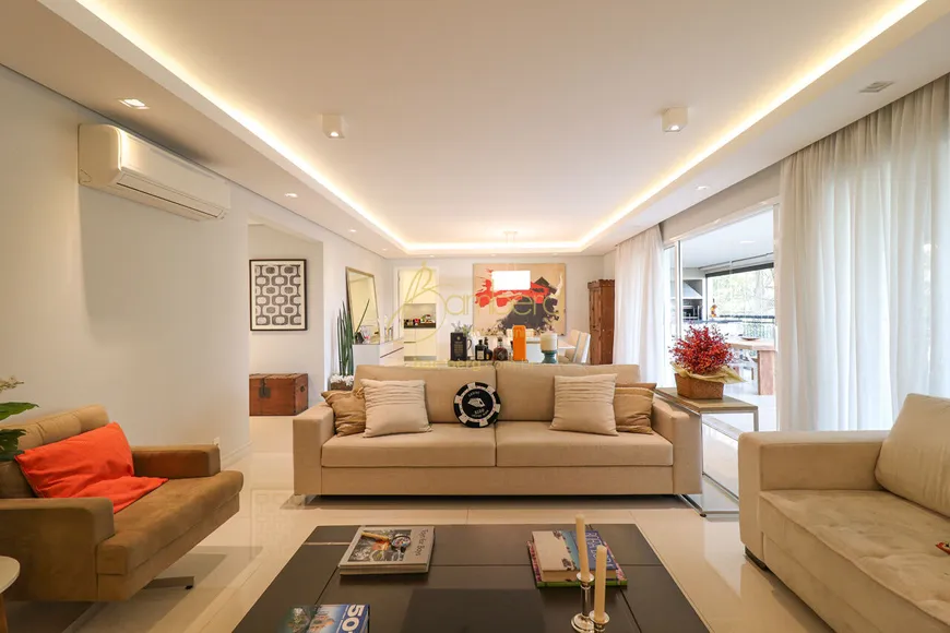 Foto 1 de Apartamento com 4 Quartos à venda, 256m² em Jardim Vitoria Regia, São Paulo