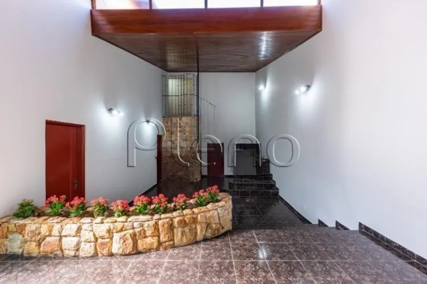 Foto 1 de Sobrado com 4 Quartos à venda, 183m² em Parque São Quirino, Campinas