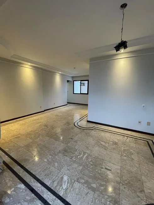 Foto 1 de Apartamento com 3 Quartos para alugar, 145m² em Graça, Salvador