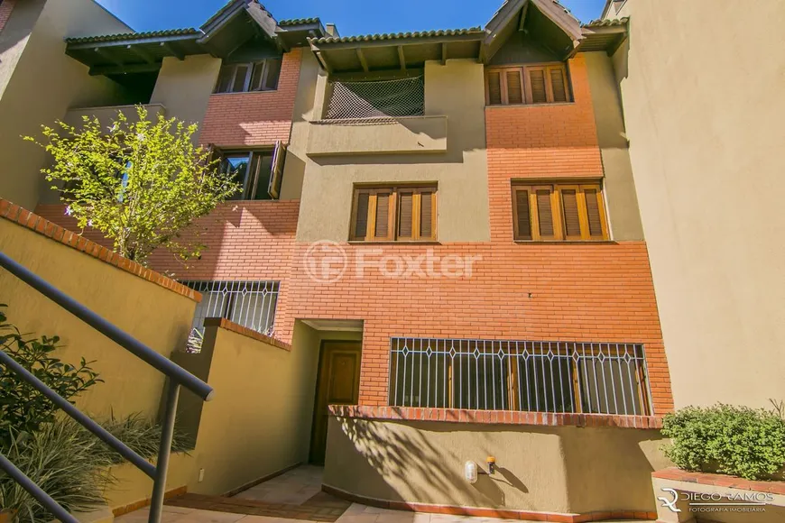 Foto 1 de Casa de Condomínio com 3 Quartos à venda, 253m² em Vila Assunção, Porto Alegre