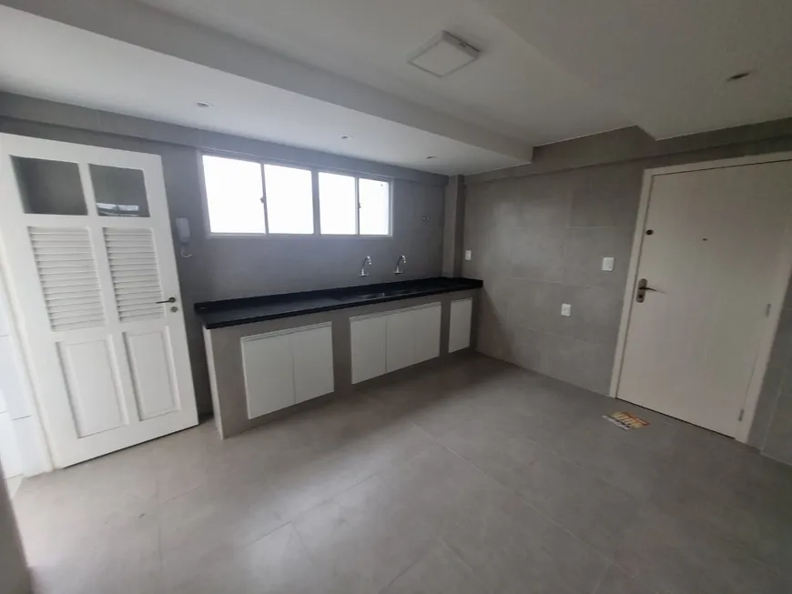 Foto 1 de Apartamento com 3 Quartos à venda, 186m² em Encruzilhada, Recife