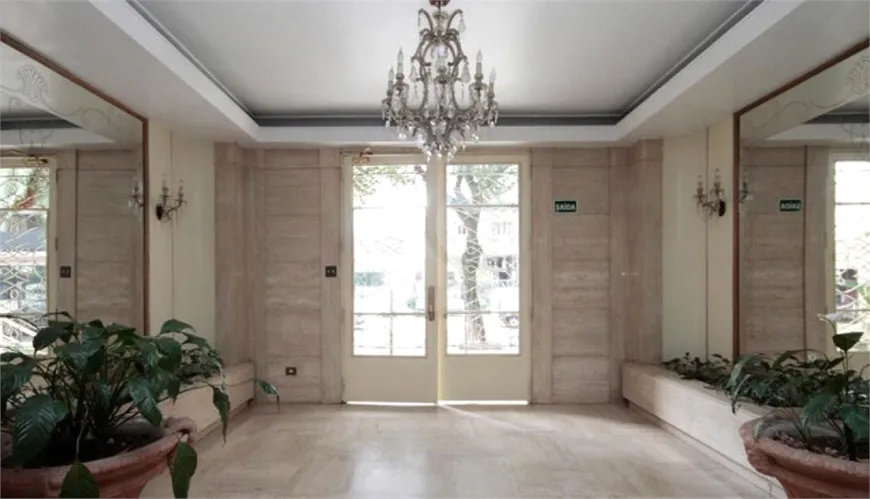 Foto 1 de Apartamento com 2 Quartos para alugar, 135m² em Higienópolis, São Paulo