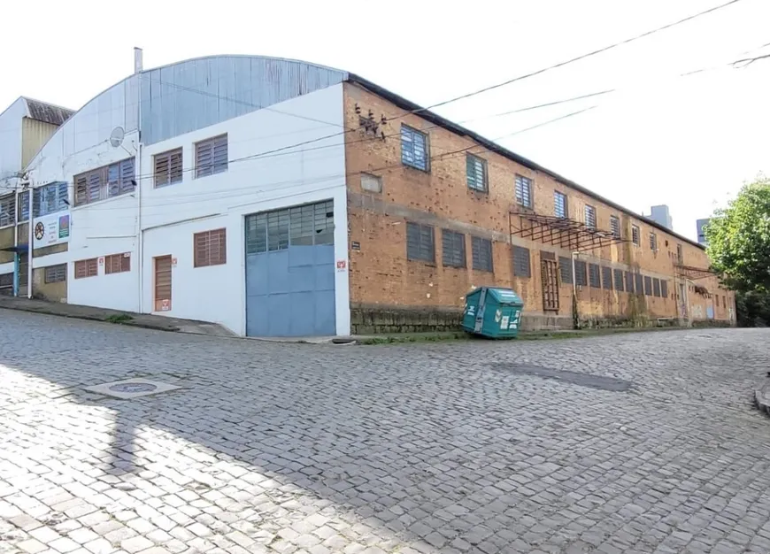 Foto 1 de Galpão/Depósito/Armazém para alugar, 3800m² em Panazzolo, Caxias do Sul