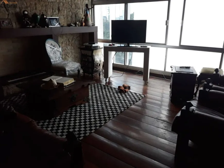 Foto 1 de Apartamento com 3 Quartos para alugar, 200m² em Santana, São Paulo