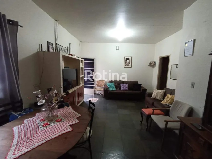 Foto 1 de Casa com 3 Quartos à venda, 386m² em Osvaldo Rezende, Uberlândia