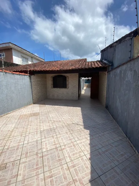 Foto 1 de Casa com 2 Quartos à venda, 250m² em Centro, Itanhaém