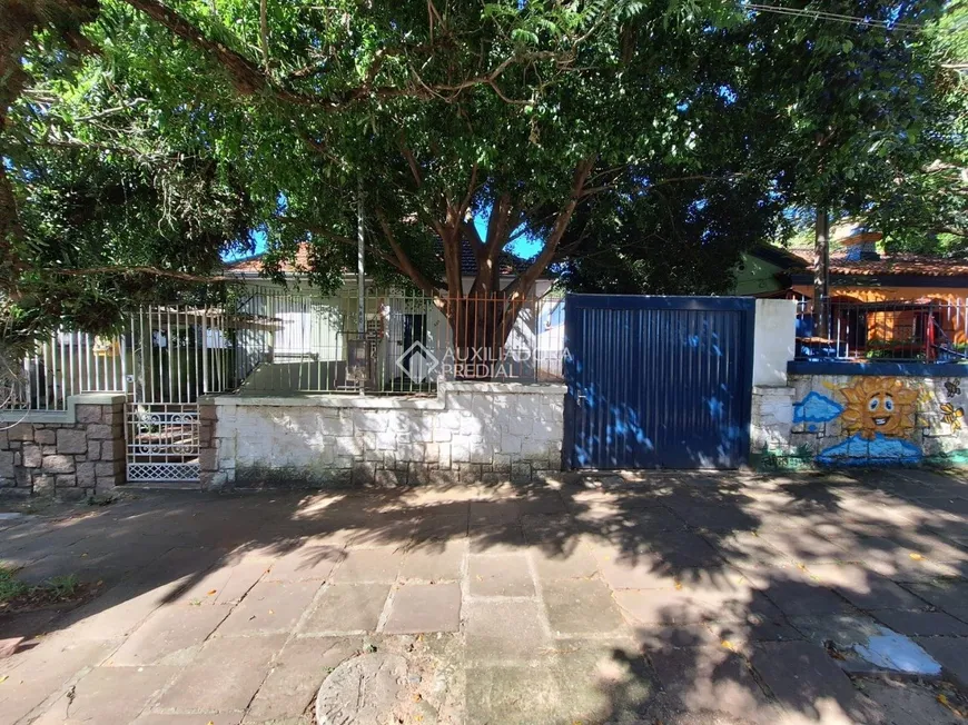 Foto 1 de Casa com 3 Quartos à venda, 300m² em Teresópolis, Porto Alegre