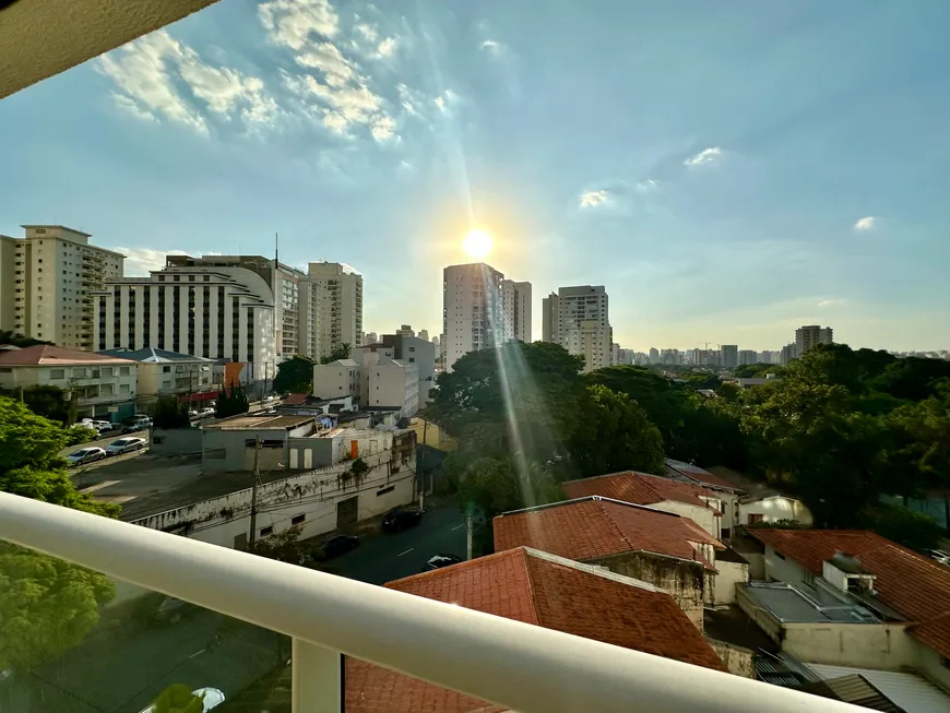 Foto 1 de Apartamento com 1 Quarto para alugar, 50m² em Campo Belo, São Paulo