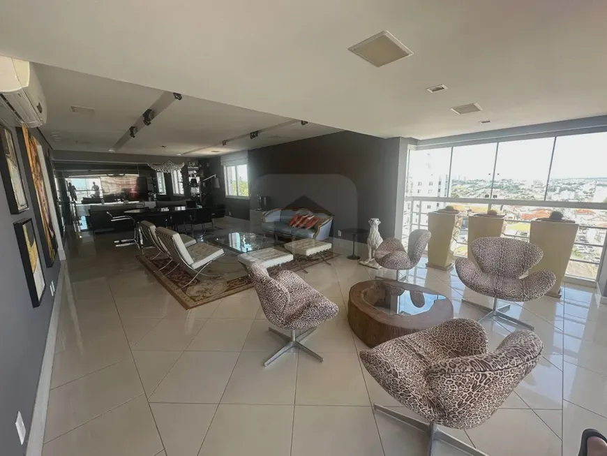 Foto 1 de Apartamento com 3 Quartos para alugar, 181m² em Fundinho, Uberlândia