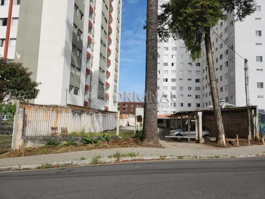 Foto 1 de Lote/Terreno à venda, 560m² em Cristo Rei, Curitiba