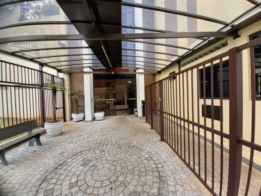 Apartamento na Rua dos Tapes, 56, Cambuci em São Paulo, por R 440.000