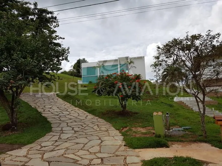 Foto 1 de Sobrado com 4 Quartos para alugar, 750m² em Residencial Aldeia do Vale, Goiânia
