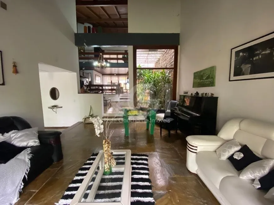 Foto 1 de Casa com 5 Quartos para alugar, 500m² em Cristal, Porto Alegre