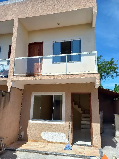 Foto 1 de Casa com 2 Quartos para venda ou aluguel, 100m² em Village de Rio das Ostras, Rio das Ostras