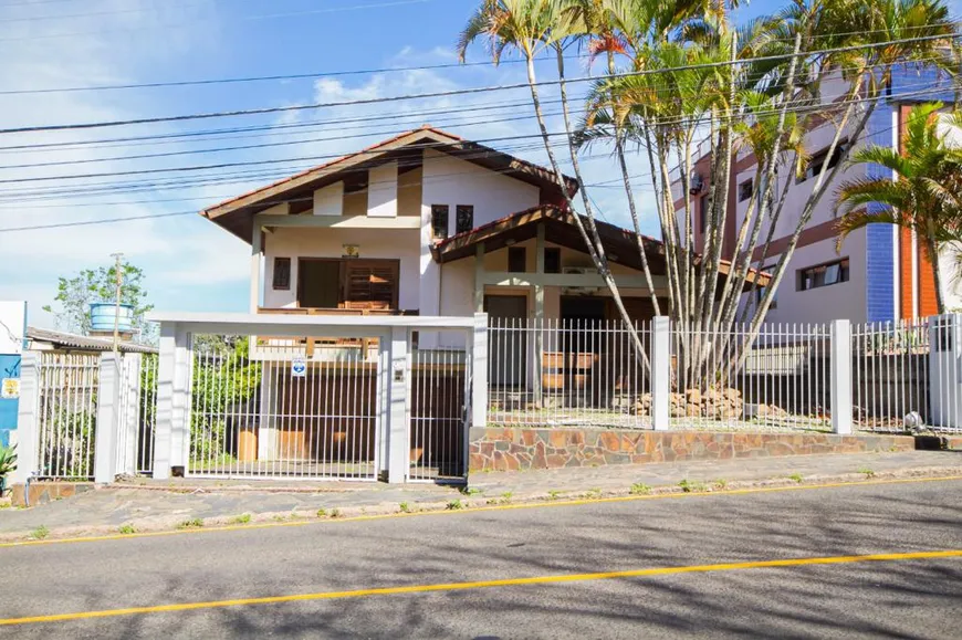 Foto 1 de Casa com 3 Quartos à venda, 275m² em Cruzeiro do Sul, Criciúma