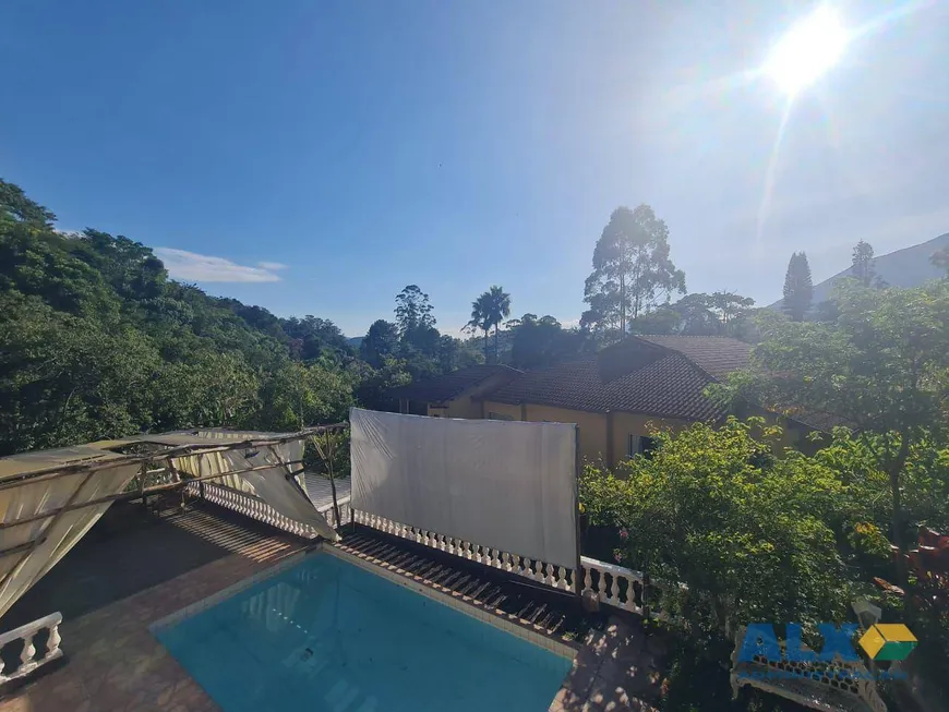 Foto 1 de Casa com 4 Quartos à venda, 240m² em Granja Guarani, Teresópolis